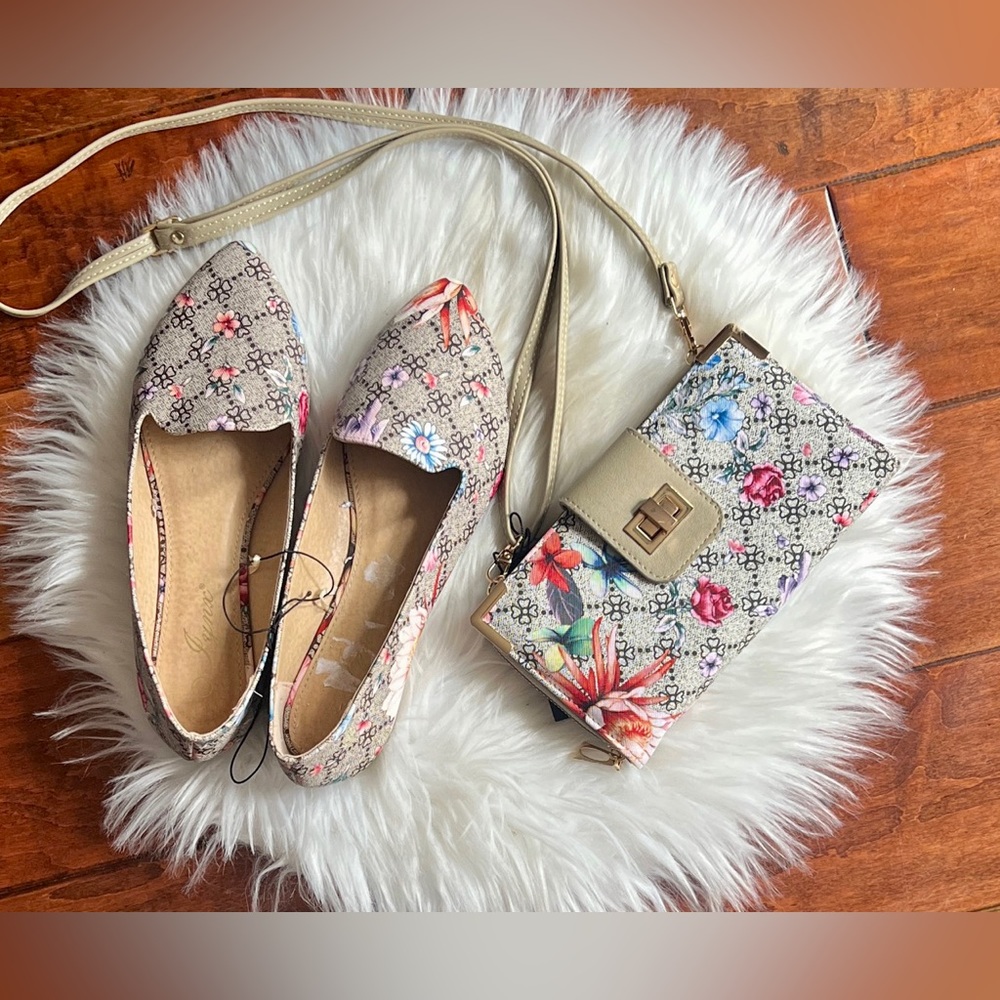 Blooming flowers Print Crossbody Wallet and Flats set size 7.5 NWT